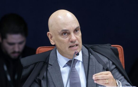Alexandre de Moraes manda arquivar inquérito que investigava Elon Musk