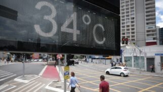 Altas temperaturas aumentam o risco de desidratação, exaustão térmica e insolação