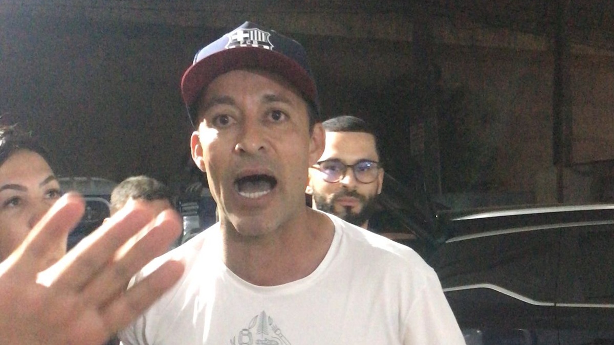 Público filmou discussão entre prefeito de Vargem Grande Paulista e equipe do rapper Eduardo Taddeo