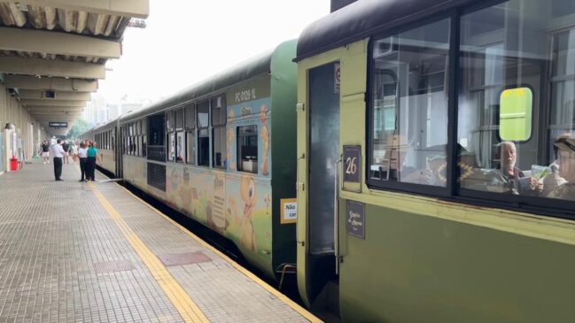 O passeio ferroviário entre Curitiba e Morretes virou referência em turismo de alto padrão no Brasil