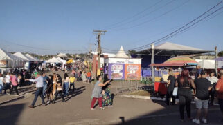 Evento tradicional reúne visitantes e produtores em celebração que movimenta a cidade