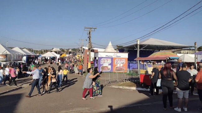 Evento tradicional reúne visitantes e produtores em celebração que movimenta a cidade