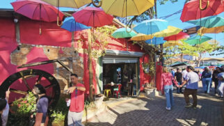 Feira de Artes e Artesanato atrai visitantes de várias regiões todos os fins de semana