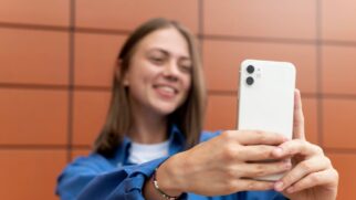 A Apple afirma que a versão mais recente do Ceramic Shield para o iPhone 16 o torna