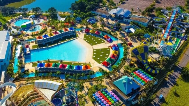 Em nota oficial, a administração do Wet'n Wild lamentou o episódio e afirmou ter agido de forma imediata