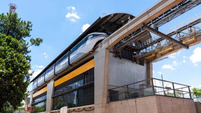 Anúncio foi feito pelo governador Tarcísio de Freitas durante a inauguração do novo centro de controle de operações do metrô