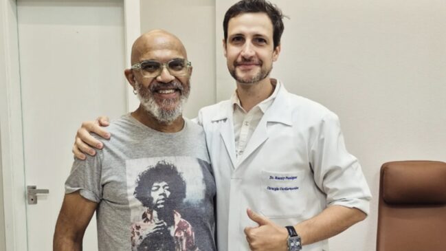 Clemente celebrou alta pelas redes sociais