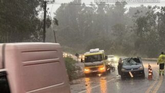 Acidente aconteceu por volta das 17h, no km 18 da rodovia Oswaldo Cruz (SP-125)