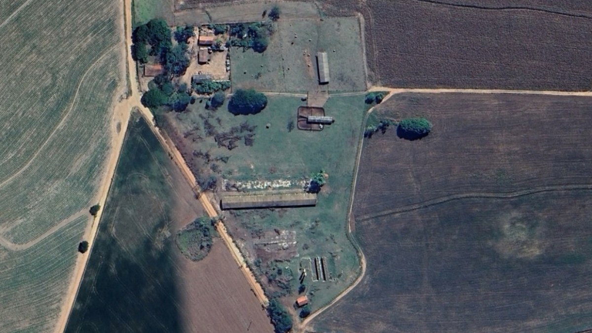 A propriedade possui 161,24 hectares e está situada na zona rural de Laranjal Paulista, no bairro Taquaranxin