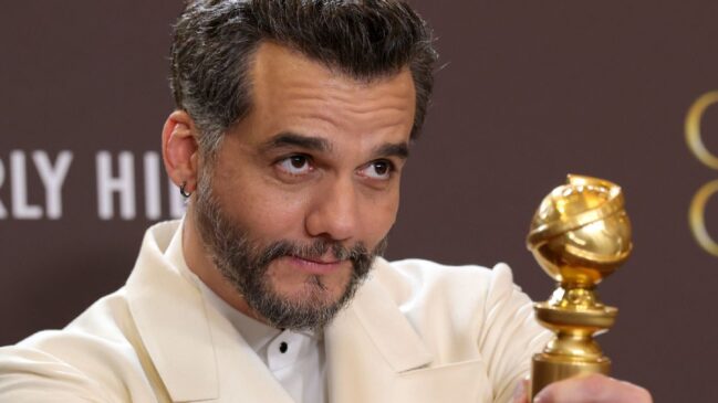 De acordo com fontes ligadas à produção, Moura disputa o papel com Jean Dujardin e Christian Friedel
