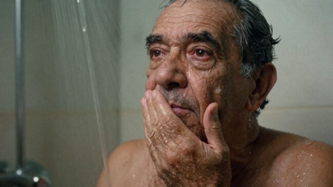 A pele amadurecida é mais suscetível a problemas decorrentes dos banhos diários