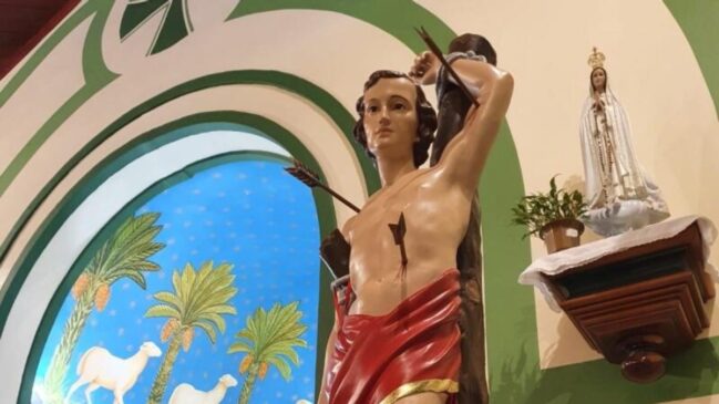 Imagem de São Sebastião é símbolo de fé, proteção e resistência espiritual para milhões de devotos.