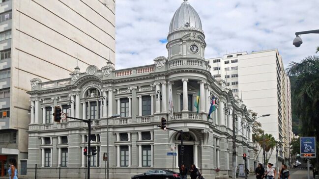 Cidade compartilha o título de Manchester brasileira, com a cidade paulista Sorocaba