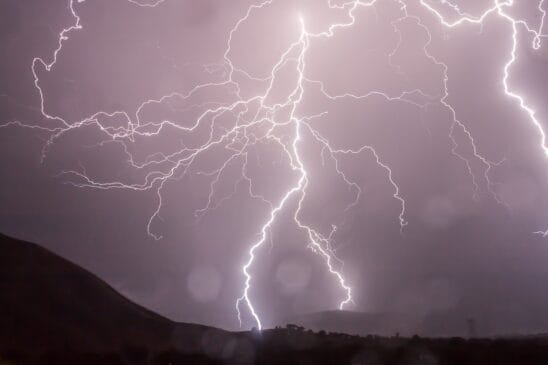 Tempestade elétrica faz SP registrar volume raro de raios em um dia