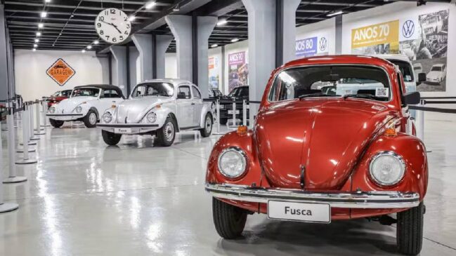 Em comemoração ao Dia Nacional do Fusca, o evento reúne ao menos 20 modelos do veículo na concessionária Volkswagen Germânica