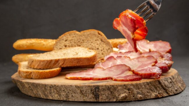Decisão reacendeu o debate sobre os riscos associados ao consumo desses alimentos