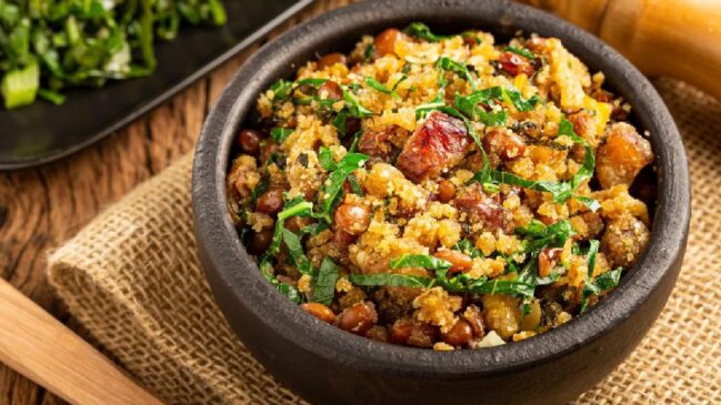 Receita foi classificada na categoria vegetal por conta da predominância de ingredientes como alho, cebola, couve e cheiro-verde