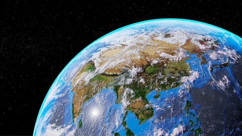 Um fenômeno profundo que pode alterar a dinâmica do nosso planeta: o núcleo interno da Terra pode ter desacelerado, parado e até começado a girar na direção oposta - (Freepik)