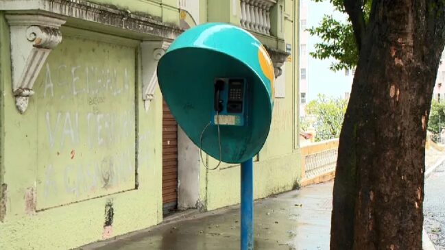 Remoção dos orelhões ocorre após o término, em 2025, das concessões das cinco empresas responsáveis pelo serviço