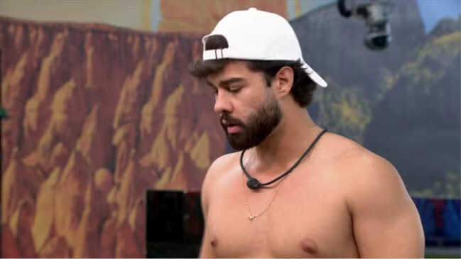 Paulo Augusto foi o segundo expulso BBB 26 após ter empurrado Jonas na disputa pelo Big Fone
