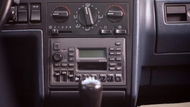 Transmissor FM com Bluetooth é a alternativa mais prática para levar música, gps e chamadas ao rádio antigo