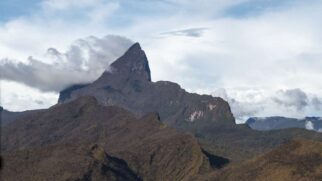 No coração da floresta amazônica, o Pico da Neblina combina trilha desafiadora, temperaturas baixas e presença humana tradicional