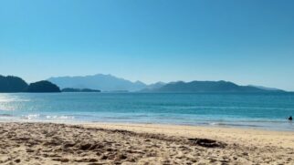 Também chamado de 'Praia Secreta', destino fica a cerca de 43 km do centro de Angra dos Reis