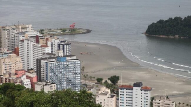 Vista aérea do bairro José Menino, em Santos