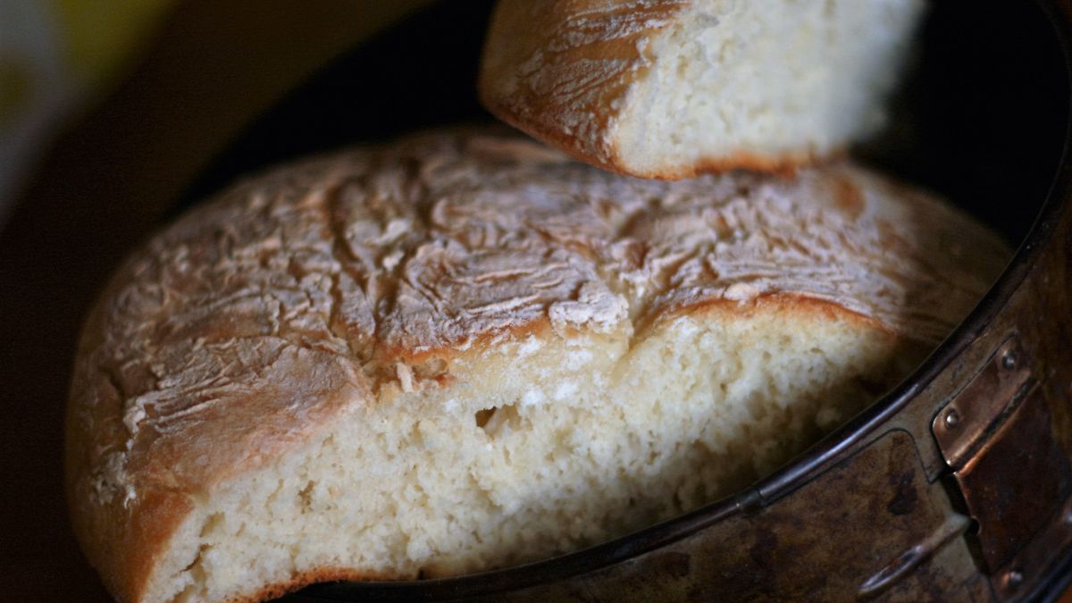 A forma como o pão é congelado faz toda a diferença no consumo posterior. Utilizar sacos próprios para congelamento é o mais indicado, pois eles ajudam a manter a higiene e a preservar o alimento