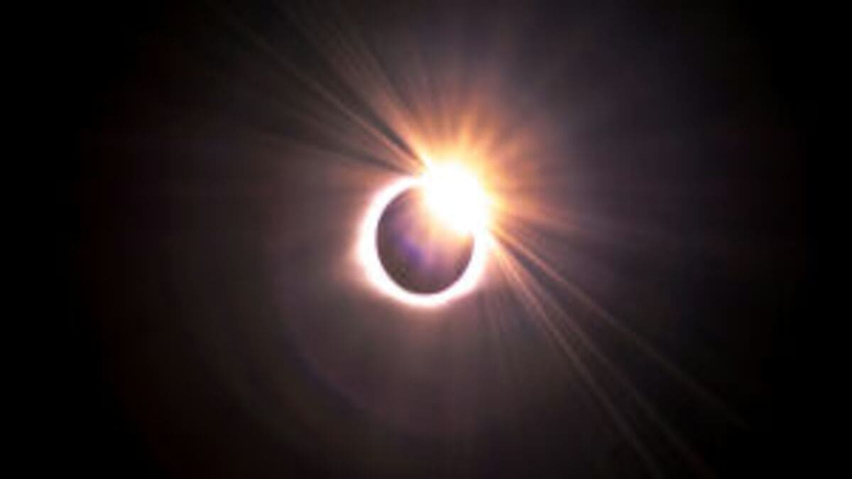 Eclipse solar total transforma o dia em noite por alguns minutos Winplsh