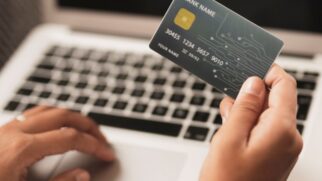 Emprestar cartão a familiares coloca você na mira da Receita
