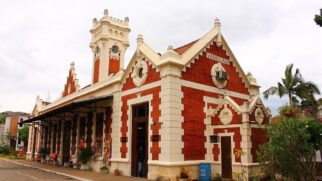 Vassouras reúne história do café, praças e atrações naturais nos arredores; entenda como ir e quando o clima ajuda mais a passear