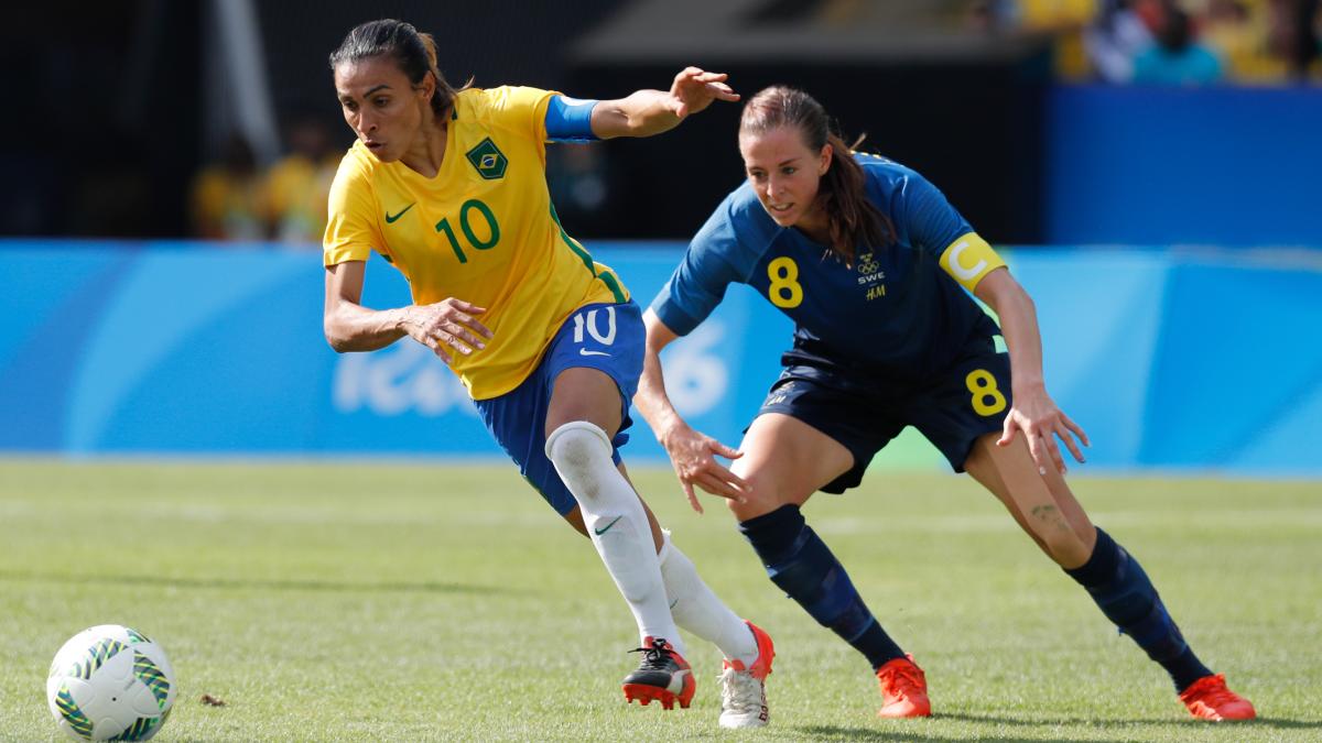 Aos 40 anos, Marta segue como protagonista dentro e fora de campo, acumulando recordes históricos e consolidando um legado que transformou o futebol feminino no Brasil e no mundo