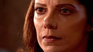Josué demonstra carinho com Janete