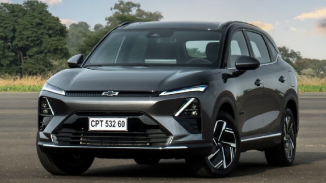 O motor elétrico entrega 201 cavalos de potência e 31,6 kgfm de torque imediato, garantindo respostas vigorosas e aceleração de zero a 100 km/h na faixa dos nove segundos