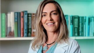 Professora Tatiana Coelho de Sampaio, responsável pelo desenvolvimento do estudo com a polilaminina