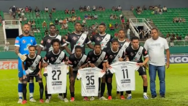 Antes da bola rolar, o time de Rio Branco homenageou três atletas presos: Brian Peixoto, Serpa e Lekinho