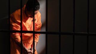 Condenação chama atenção pelo debate jurídico entre a inadimplência do inquilino e a negligência do locatário