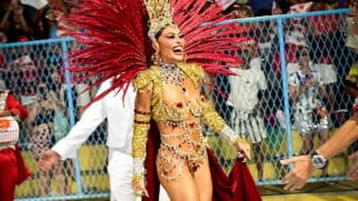 Retorno aconteceu na terça-feira (17/2), em um ano simbólico para a escola de Niterói, campeã do Carnaval 2026