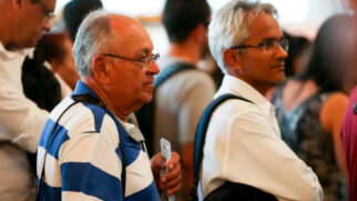 Com 57 anos e 20 de contribuição, a aposentadoria pode ser possível em casos específicos, mas não é regra geral.