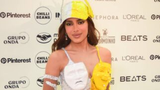 Em clima de pré-Carnaval, cantora reuniu convidados e relembrou hits da carreira