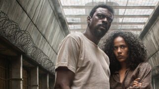 Na obra original, Naruna Costa interpreta a advogada Cristina, uma mulher honesta que trabalha no Ministério Público e precisa enfrentar um dilema moral quando seu irmão, Edson (Seu Jorge), é apontado como o líder da facção