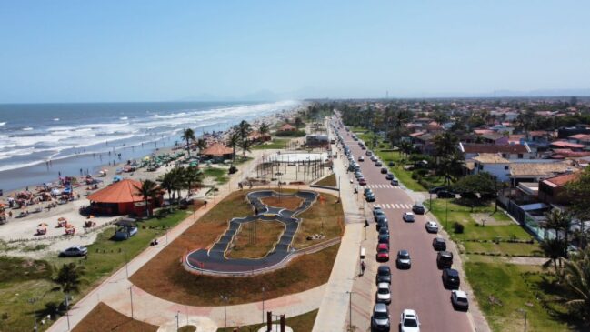 Obra contemplou a revitalização da orla, com serviços de drenagem, construção de guias e sarjetas