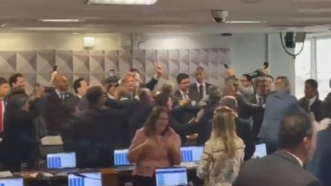 Entre os envolvidos na confusão estavam Rogério Corrêa (PT-MG), Alfredo Gaspar (União-AL), Evair de Melo (PP-ES) e Luiz Lima (Novo-RJ)