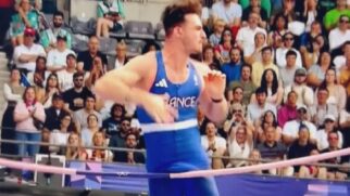 Nas olimpiadas de 2024 o atleta Anthony Ammirati chamou a atenção em competições com suas partes íntimas.