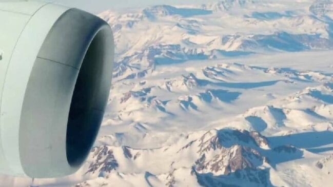 A Antártida permanece fora das rotas comerciais devido às condições extremas e riscos à aviação.