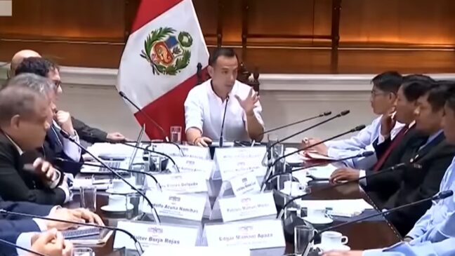 José Jeri foi destituído do cargo pelo Congresso peruano