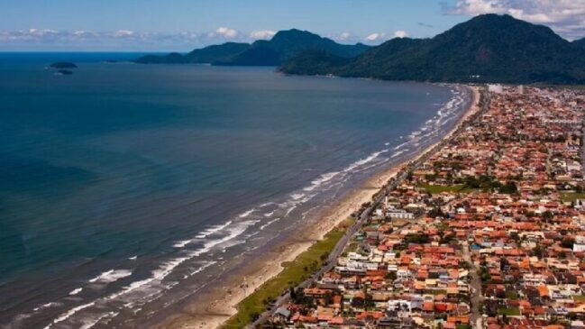 Além do misticismo, a cidade encanta pelas suas belezas naturais, sendo apelidada por muitos como o 'Caribe Paulista'