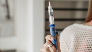 A pressão estética acelera a procura por soluções imediatas. Saúde e qualidade de vida acabam ficando em segundo plano.