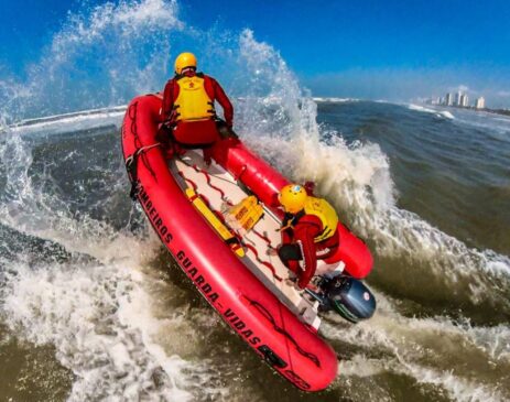 Bombeiros resgatam 56 pessoas de afogamento no litoral norte de SP durante Carnaval